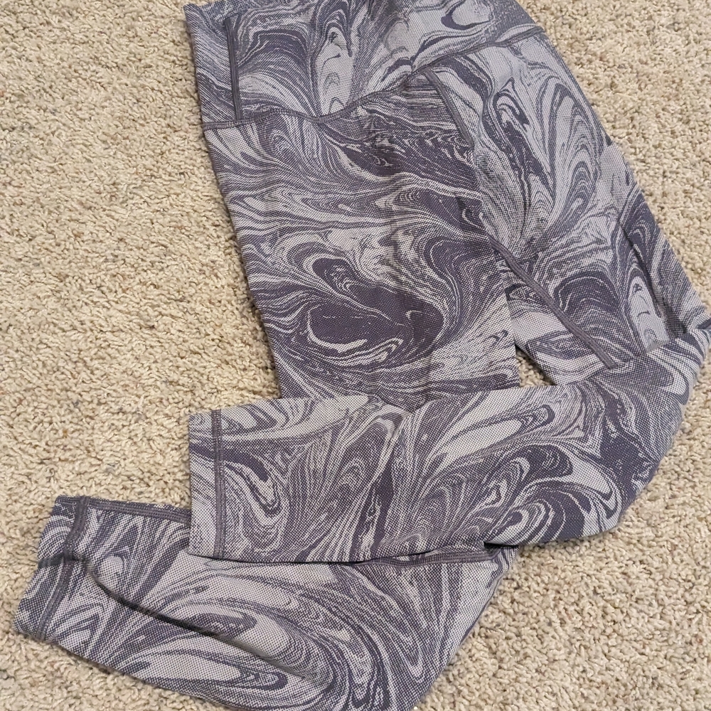 Athleta Black and Gray Patterned Leggings